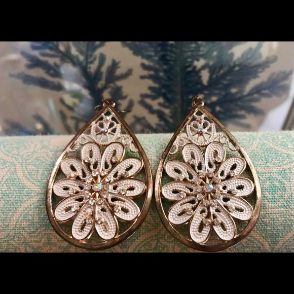 Jewelry - Earrings